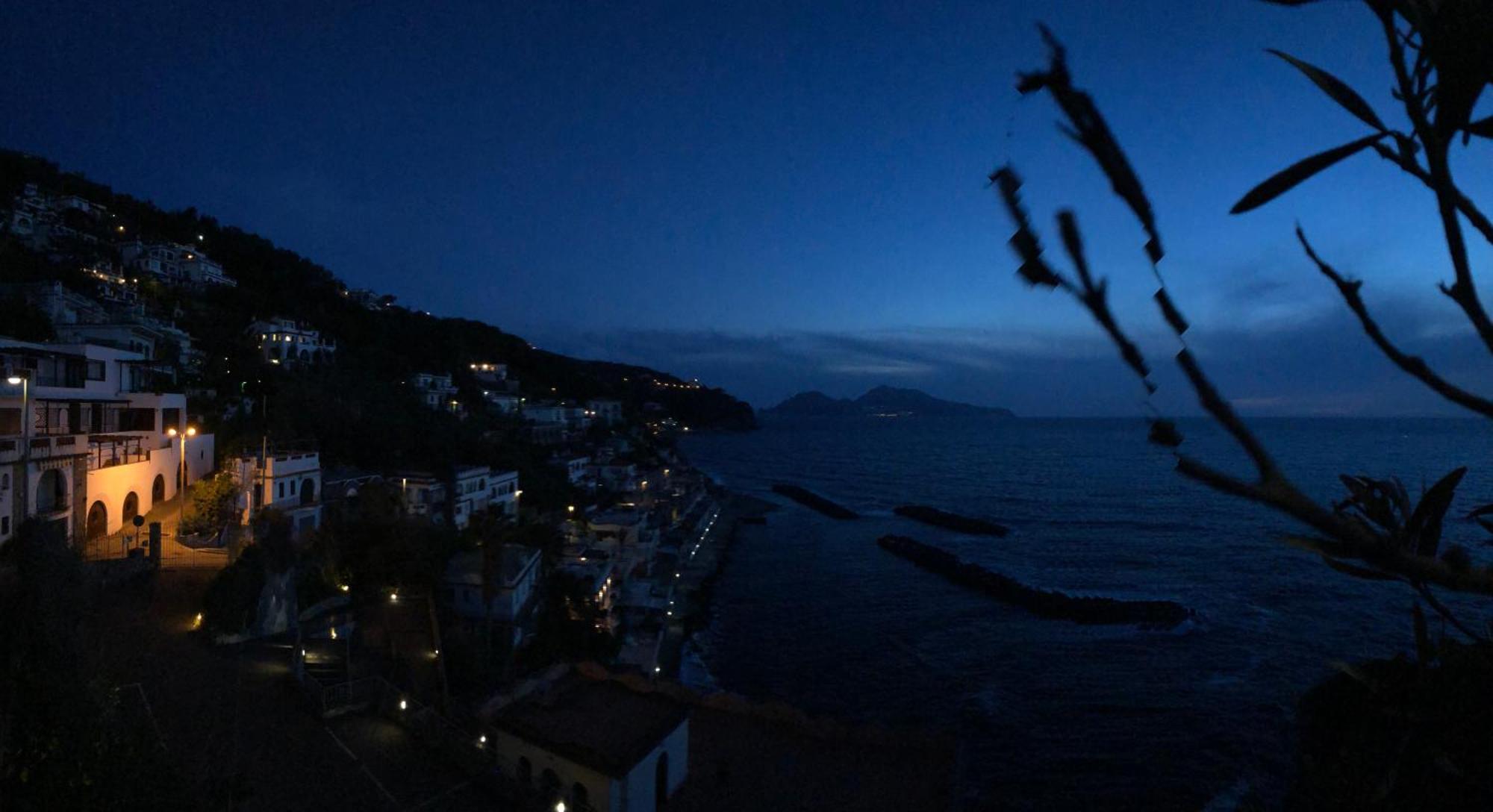 Bilocale Panoramico “Lo Sguardo” Appartement Massa Lubrense Buitenkant foto