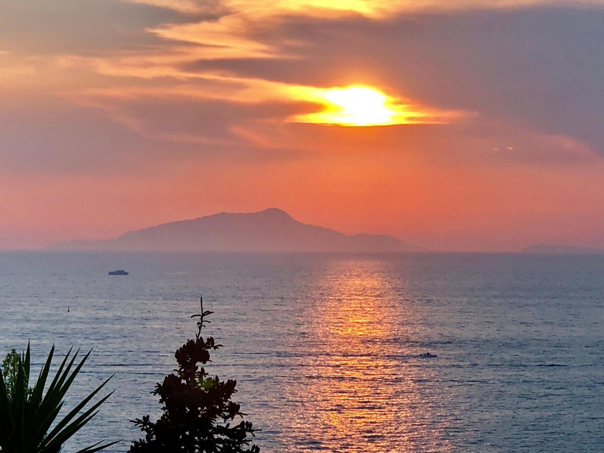 Bilocale Panoramico “Lo Sguardo” Appartement Massa Lubrense Buitenkant foto