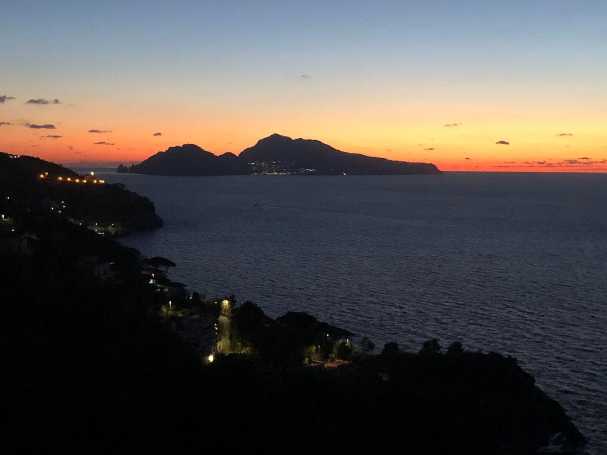 Bilocale Panoramico “Lo Sguardo” Appartement Massa Lubrense Buitenkant foto