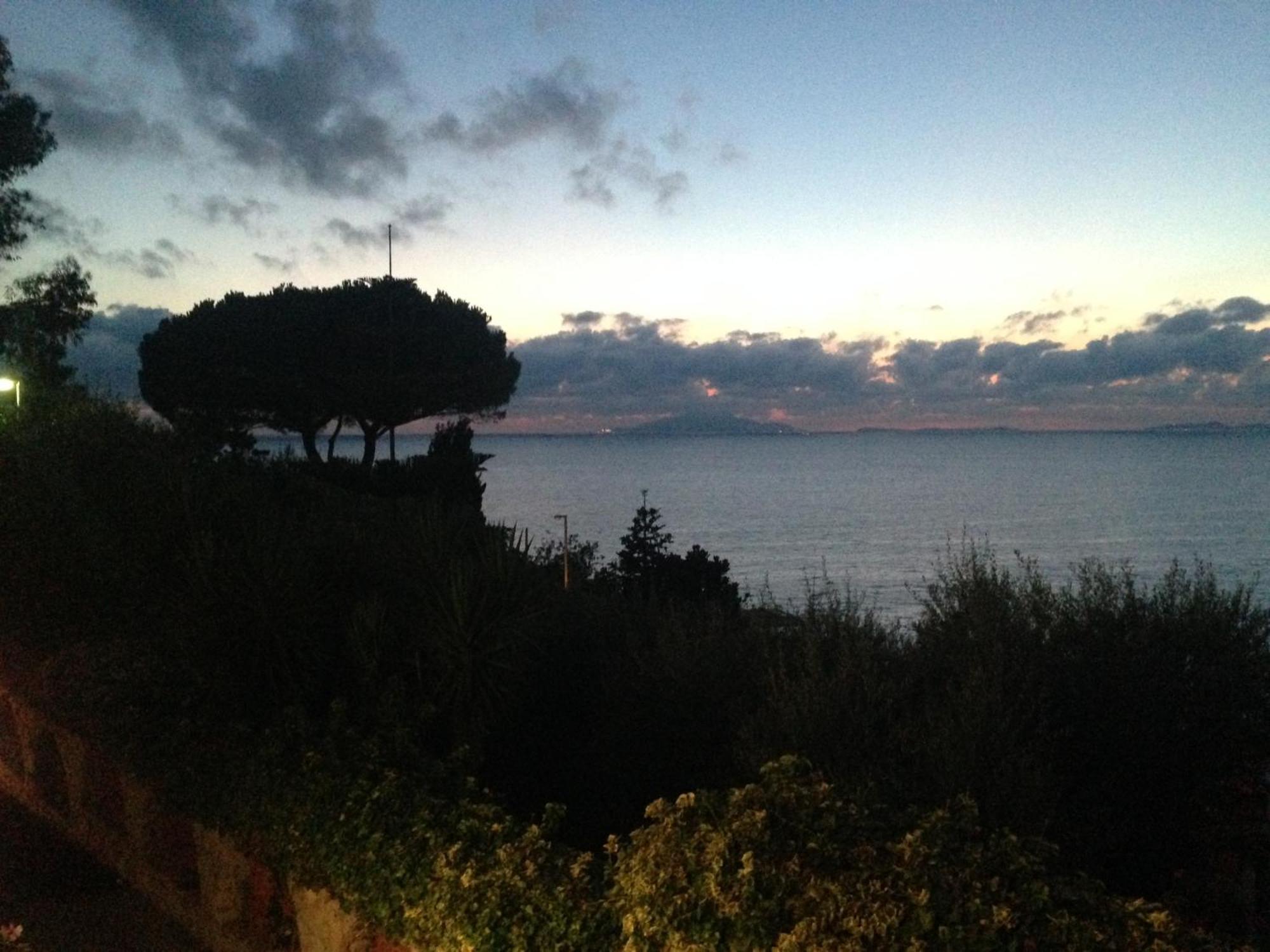 Bilocale Panoramico “Lo Sguardo” Appartement Massa Lubrense Buitenkant foto
