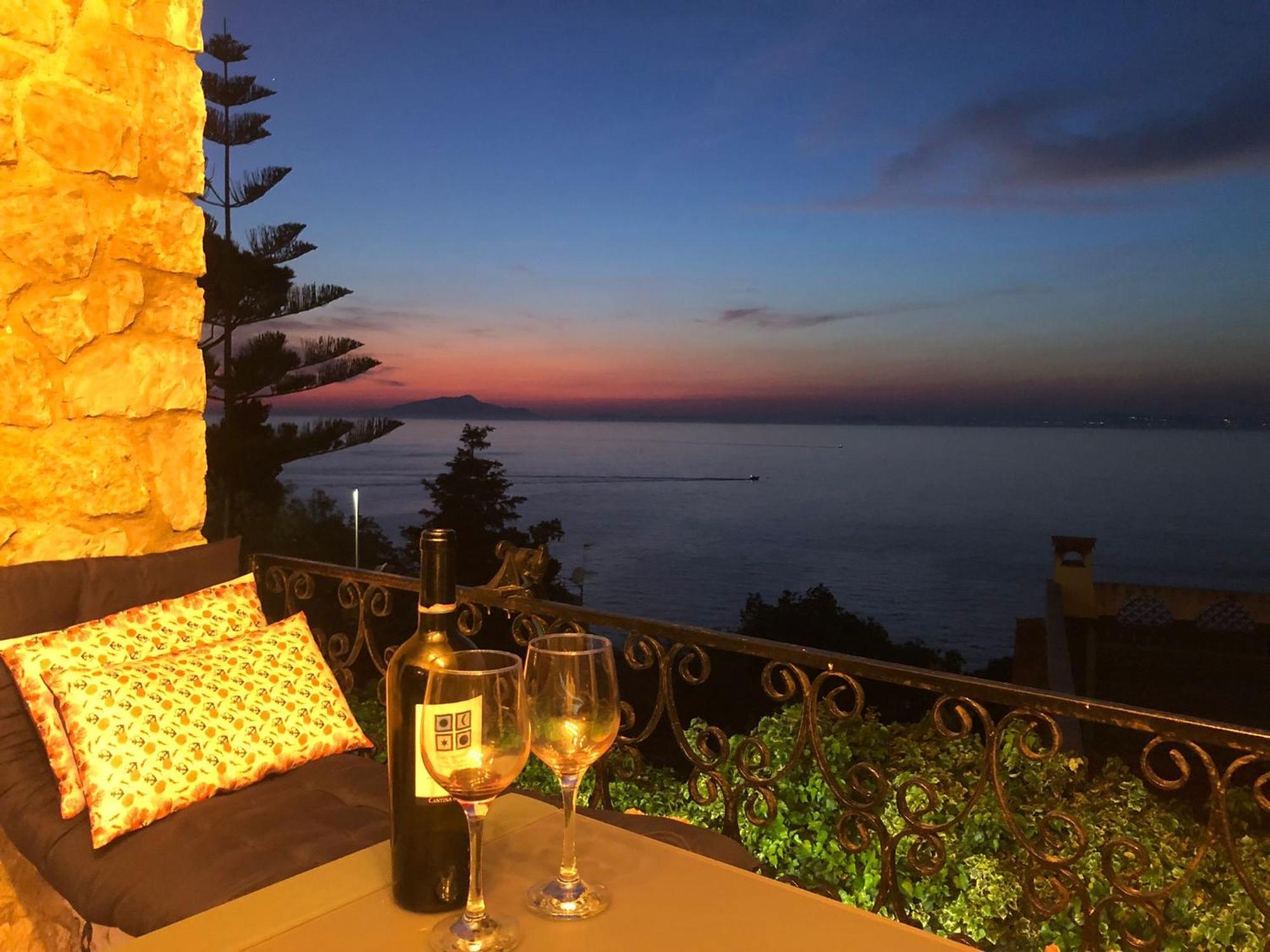Bilocale Panoramico “Lo Sguardo” Appartement Massa Lubrense Buitenkant foto
